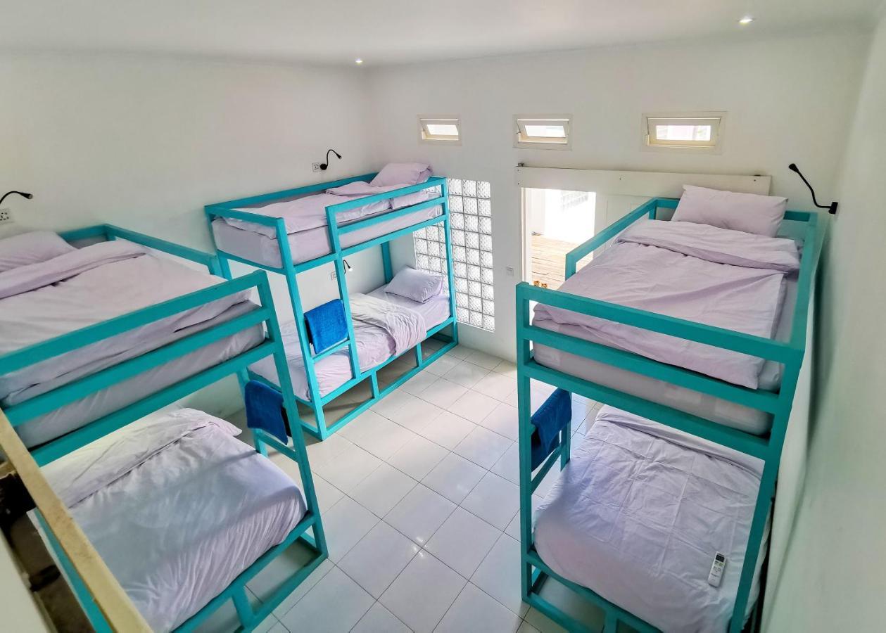 Mad Monkey Kuta Lombok Hostel Kültér fotó