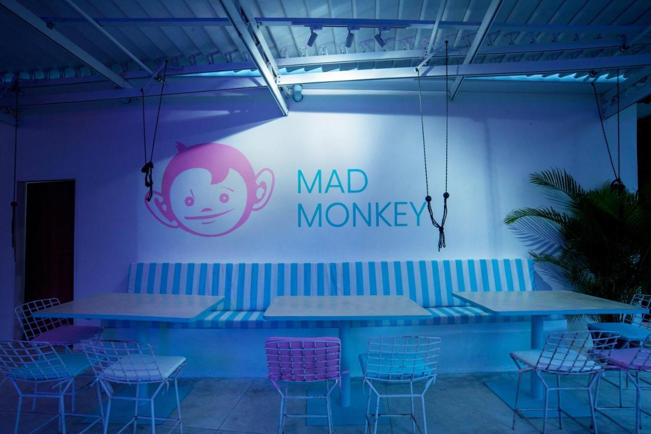 Mad Monkey Kuta Lombok Hostel Kültér fotó
