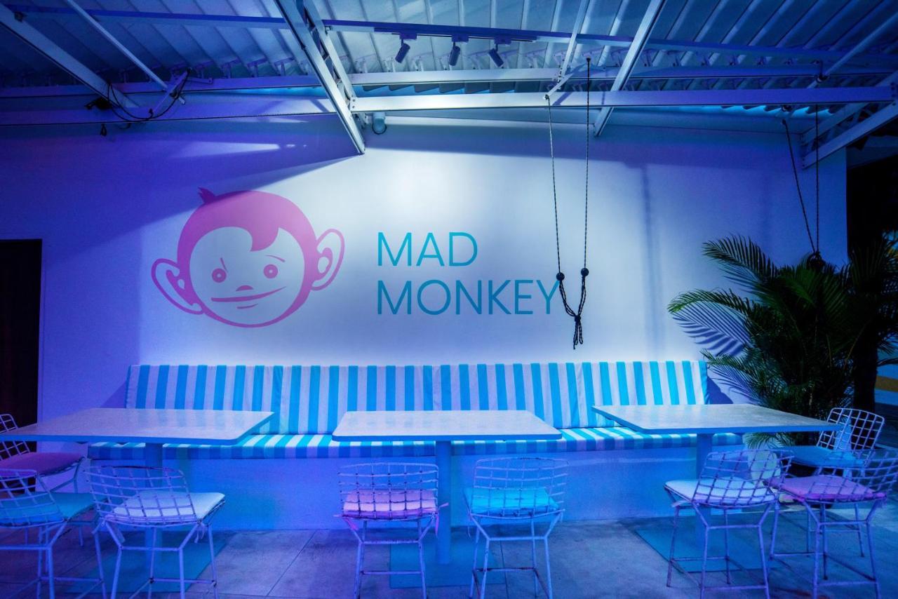 Mad Monkey Kuta Lombok Hostel Kültér fotó